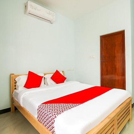 Oyo 71549 Shri Sai Apartments Mettuppālaiyam エクステリア 写真