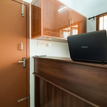 Oyo 71549 Shri Sai Apartments Mettuppālaiyam エクステリア 写真