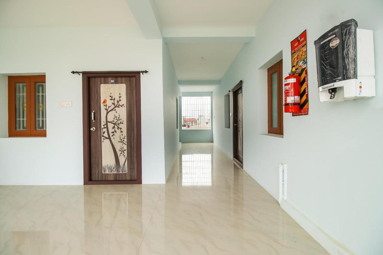 Oyo 71549 Shri Sai Apartments Mettuppālaiyam エクステリア 写真