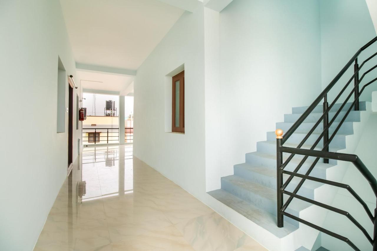 Oyo 71549 Shri Sai Apartments Mettuppālaiyam エクステリア 写真