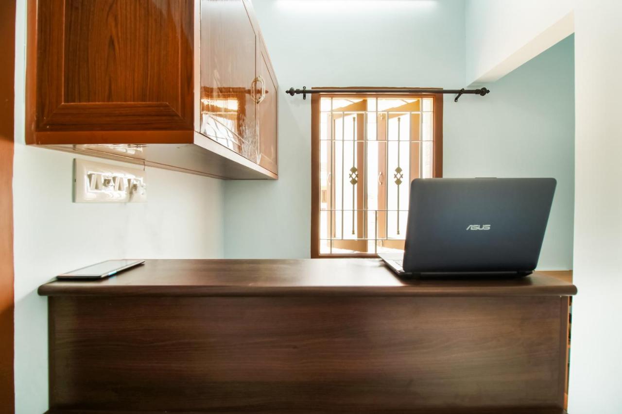 Oyo 71549 Shri Sai Apartments Mettuppālaiyam エクステリア 写真