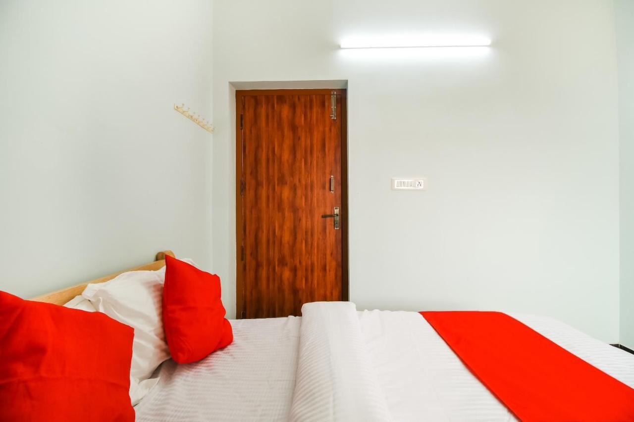 Oyo 71549 Shri Sai Apartments Mettuppālaiyam エクステリア 写真