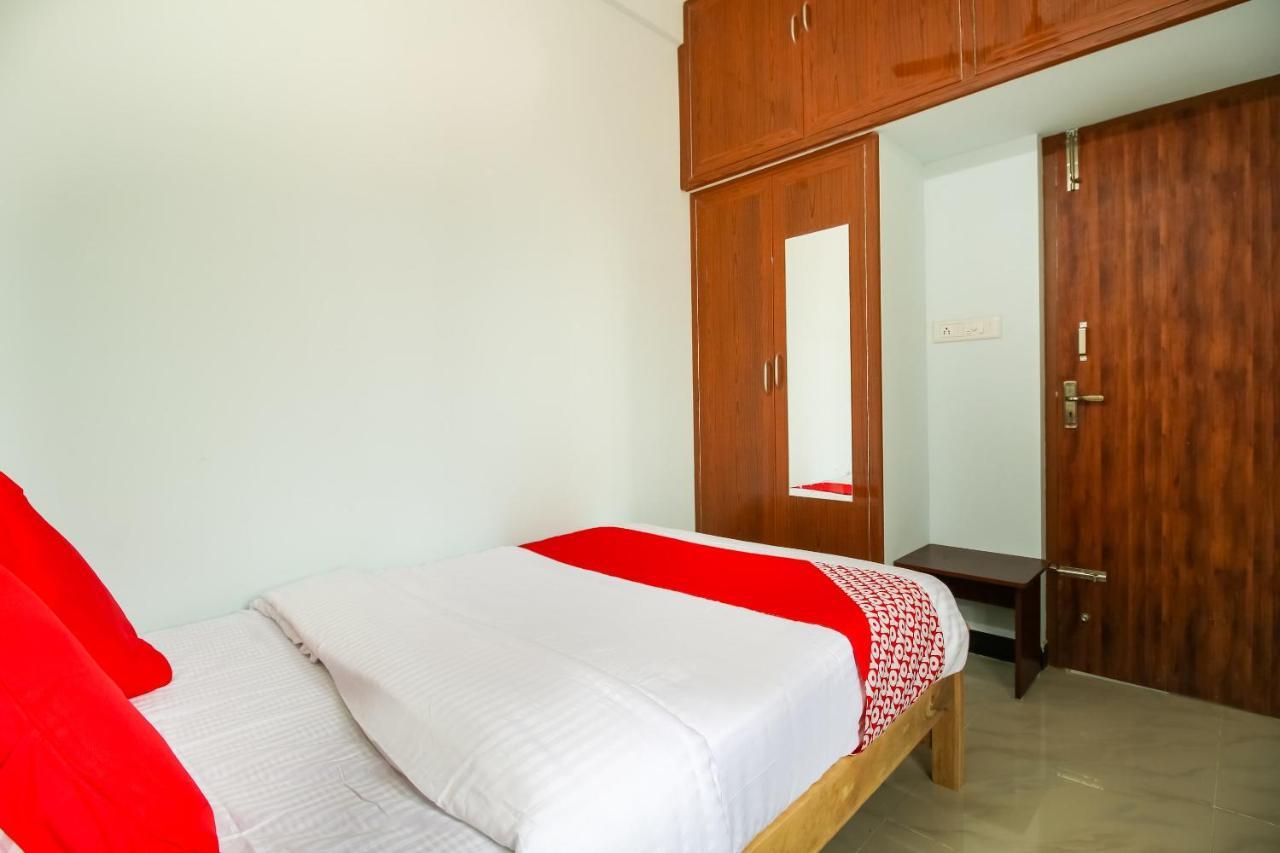 Oyo 71549 Shri Sai Apartments Mettuppālaiyam エクステリア 写真